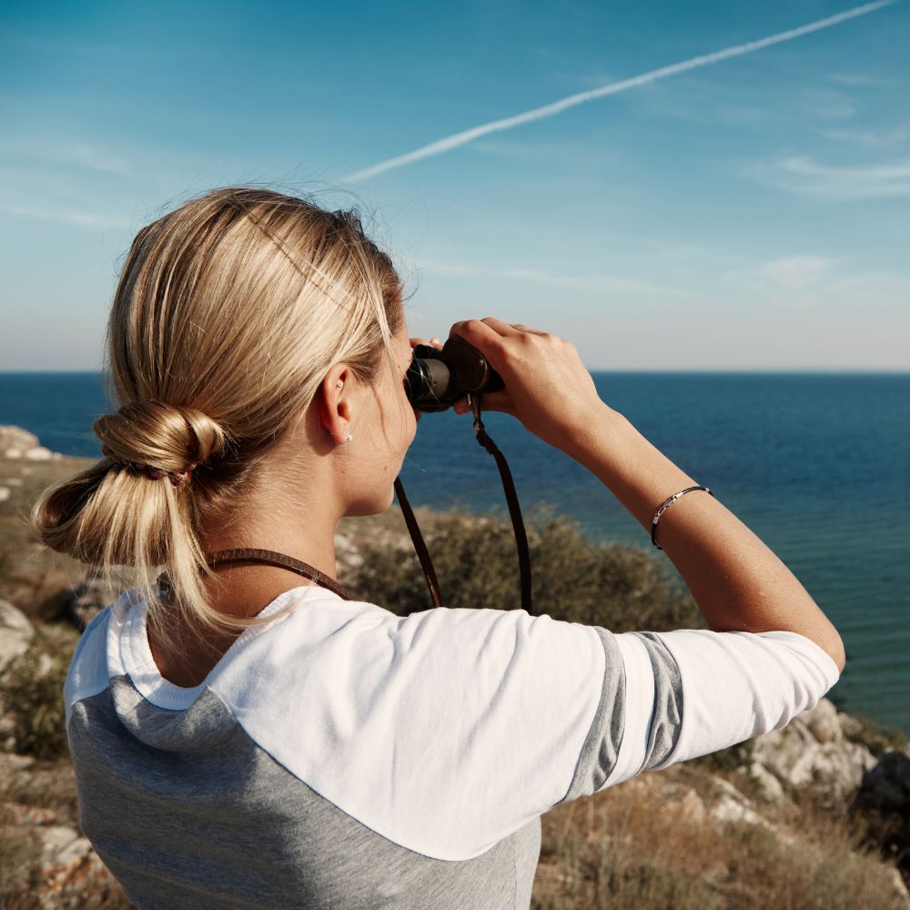 Top Best Binoculars For Whale Watching